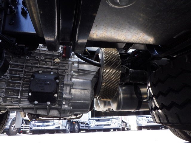 日産UD 2PG-CW5DL ミキサー 10t