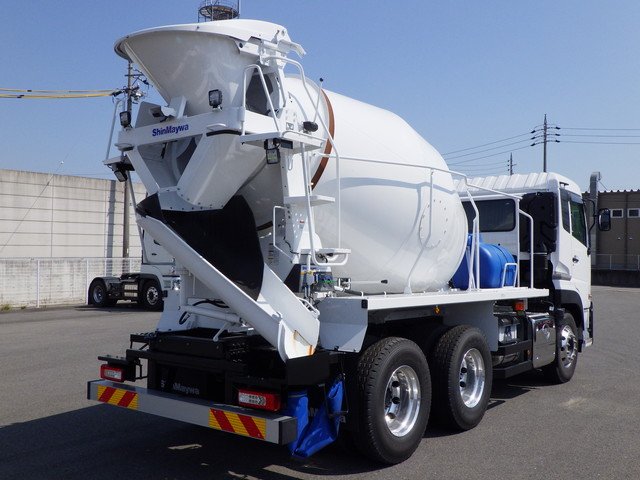 日産UD 2PG-CW5DL ミキサー 10t