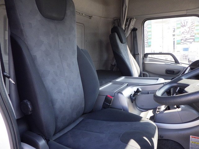 日産UD QPG-CD5ZA アルミウィング 10t超
