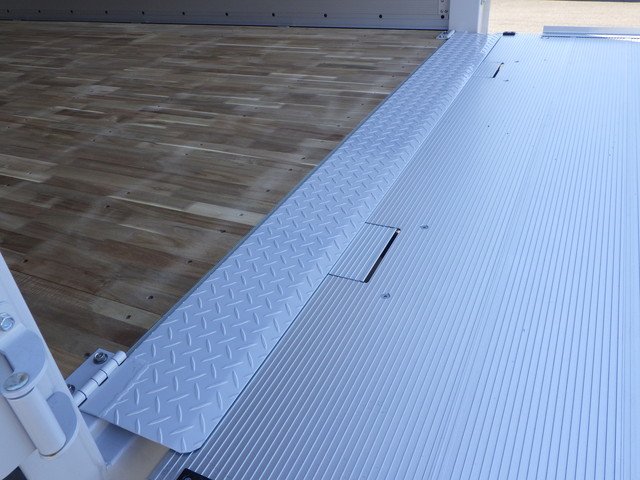三菱 2KG-FK65F アルミウィング 4t ワイド